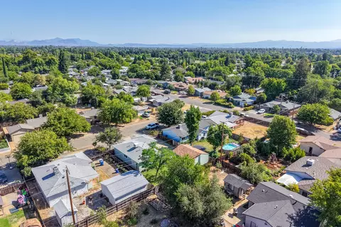 View/Area - 2115 Phobos Ct, Redding, CA 96002 photo 3 of 6