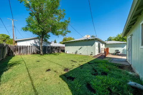 Exterior - 2115 Phobos Ct, Redding, CA 96002 photo 13 of 16