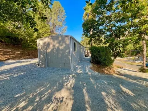 22099 Hidden Valley Dr, Redding, CA 96003 photo 4