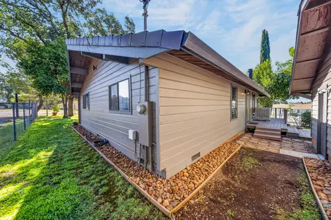 Exterior - 20356 Pickford Way, Redding, CA 96002 photo 12 of 17