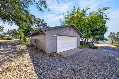 Exterior - 20356 Pickford Way, Redding, CA 96002 photo 11 of 17