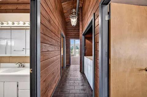 Entry Way - 20356 Pickford Way, Redding, CA 96002 photo 2 of 2