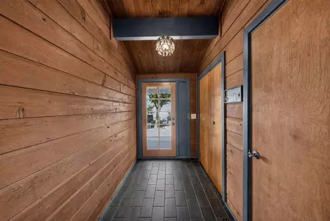 Entry Way - 20356 Pickford Way, Redding, CA 96002 photo 1 of 2