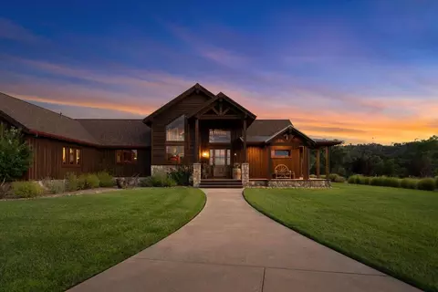 Exterior - 15170 China Rapids Dr, Red Bluff, CA 96080 photo 2 of 18