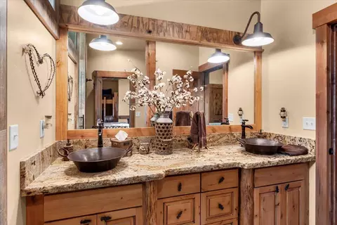 Bath - 15170 China Rapids Dr, Red Bluff, CA 96080 photo 1 of 4