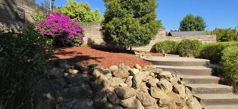 Exterior - 3235 Stratford Ave, Redding, CA 96001 photo 5 of 6