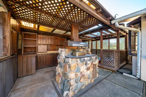 Exterior - 1654 El Dorado Way, Redding, CA 96002 photo 4 of 10