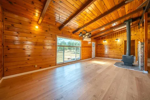 Living - 13613 Jaybird Way, Redding, CA 96003 photo 5 of 6