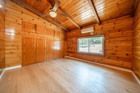 Bedroom - 13613 Jaybird Way, Redding, CA 96003 photo 2 of 5