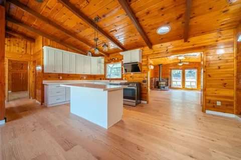 Kitchen - 13613 Jaybird Way, Redding, CA 96003 photo 1 of 4