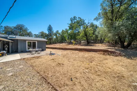 Exterior - 13613 Jaybird Way, Redding, CA 96003 photo 2 of 9