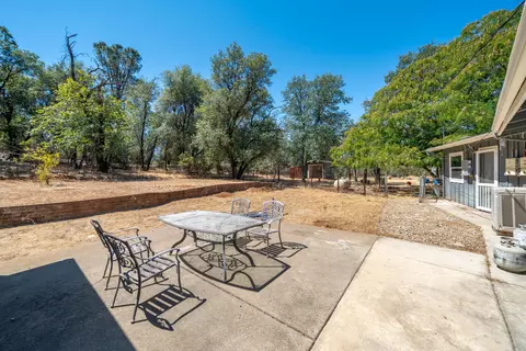 Exterior - 13613 Jaybird Way, Redding, CA 96003 photo 6 of 9