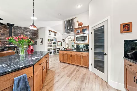 Kitchen - 3339 Dodson Ln, Anderson, CA 96007 photo 3 of 7