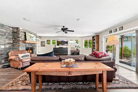 Living - 3339 Dodson Ln, Anderson, CA 96007 photo 2 of 8