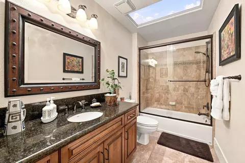 Bath - 3339 Dodson Ln, Anderson, CA 96007 photo 1 of 5