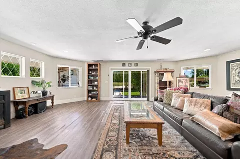 Living - 3339 Dodson Ln, Anderson, CA 96007 photo 4 of 8