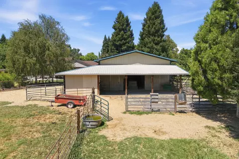 Exterior - 3339 Dodson Ln, Anderson, CA 96007 photo 5 of 35