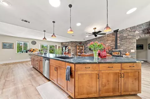 Kitchen - 3339 Dodson Ln, Anderson, CA 96007 photo 2 of 7