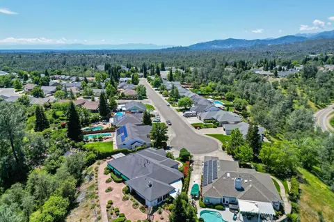 View/Area - 3025 Misty Glen Dr, Redding, CA 96001 photo 10 of 12