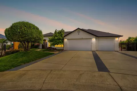 Exterior - 3025 Misty Glen Dr, Redding, CA 96001 photo 34 of 39