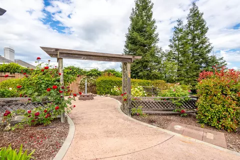 Exterior - 3025 Misty Glen Dr, Redding, CA 96001 photo 3 of 39