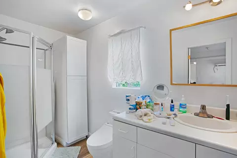 Bath - 3025 Misty Glen Dr, Redding, CA 96001 photo 6 of 6
