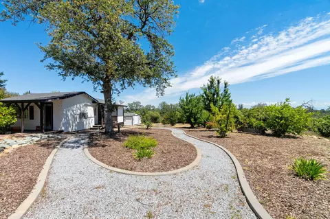 Exterior - 3025 Misty Glen Dr, Redding, CA 96001 photo 36 of 39