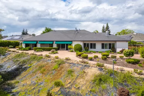 Exterior - 3025 Misty Glen Dr, Redding, CA 96001 photo 33 of 39