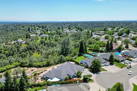 View/Area - 3025 Misty Glen Dr, Redding, CA 96001 photo 9 of 12