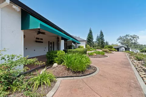 Exterior - 3025 Misty Glen Dr, Redding, CA 96001 photo 15 of 39