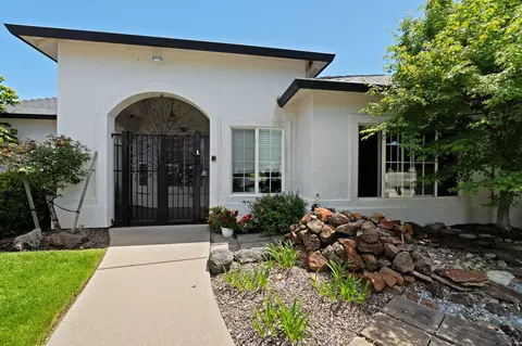 Exterior - 3025 Misty Glen Dr, Redding, CA 96001 photo 20 of 39