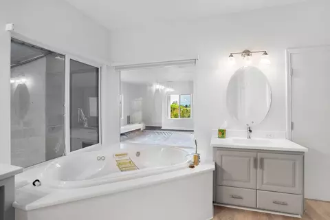 Bath - 3025 Misty Glen Dr, Redding, CA 96001 photo 3 of 6