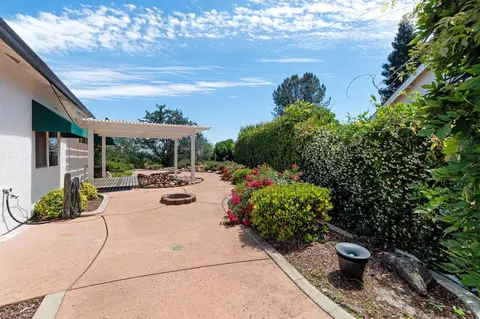 Exterior - 3025 Misty Glen Dr, Redding, CA 96001 photo 17 of 39