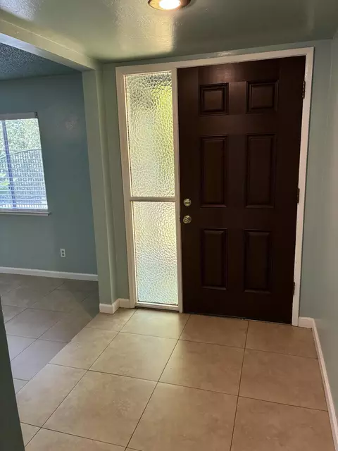 Entry Way - 2663 Irwin Rd, Redding, CA 96002 photo 1 of 1