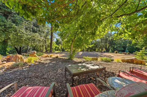 Exterior - 1533 Arroyo Manor Dr, Redding, CA 96003 photo 4 of 16