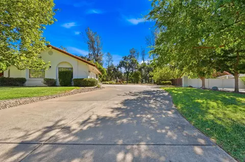 Exterior - 1533 Arroyo Manor Dr, Redding, CA 96003 photo 15 of 16