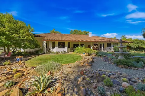 Exterior - 1533 Arroyo Manor Dr, Redding, CA 96003 photo 14 of 16