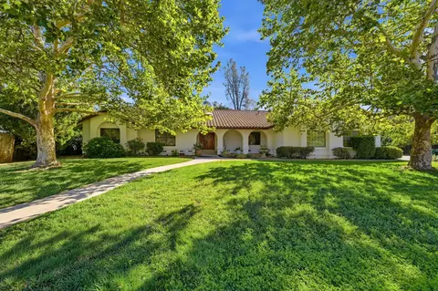 Exterior - 1533 Arroyo Manor Dr, Redding, CA 96003 photo 11 of 16