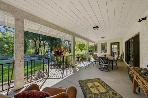 Exterior - 1533 Arroyo Manor Dr, Redding, CA 96003 photo 3 of 16