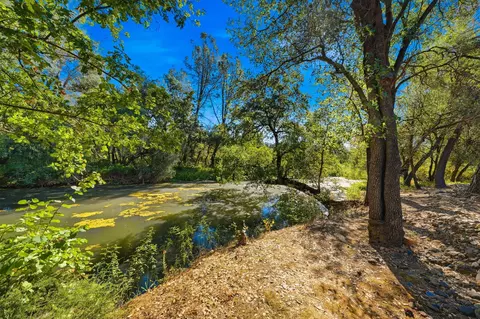 View/Area - 1533 Arroyo Manor Dr, Redding, CA 96003 photo 1 of 4