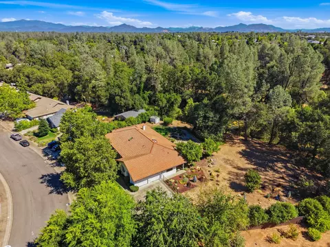 View/Area - 1533 Arroyo Manor Dr, Redding, CA 96003 photo 3 of 4