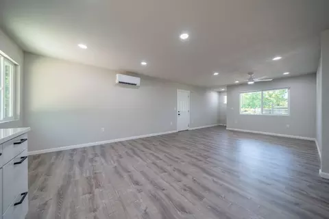 Living - 1874 Hartnell Ave, Redding, CA 96002 photo 4 of 6
