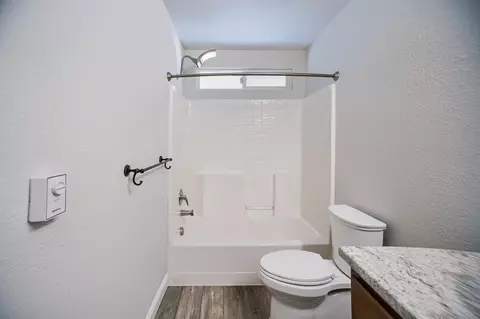 Bath - 1157 Harpole Rd, Redding, CA 96002 photo 4 of 4