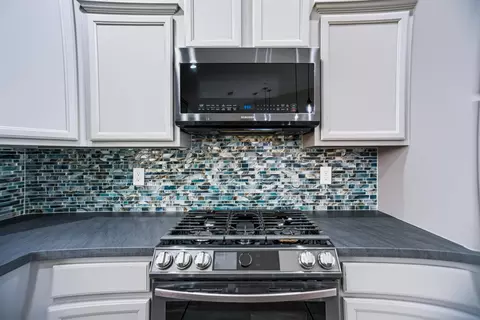 Kitchen - 1157 Harpole Rd, Redding, CA 96002 photo 4 of 6