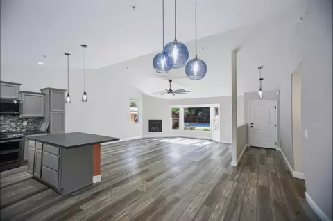 Living - 1157 Harpole Rd, Redding, CA 96002 photo 2 of 6