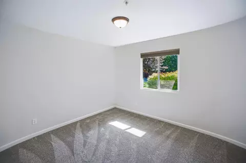 Bedroom - 1157 Harpole Rd, Redding, CA 96002 photo 1 of 6
