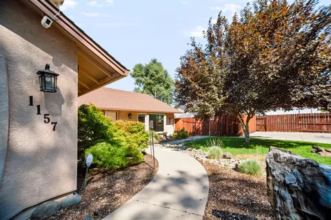 Exterior - 1157 Harpole Rd, Redding, CA 96002 photo 5 of 11