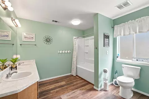 Bath - 28612 Alpine Way, Shingletown, CA 96088 photo 3 of 4