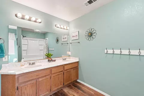 Bath - 28612 Alpine Way, Shingletown, CA 96088 photo 4 of 4