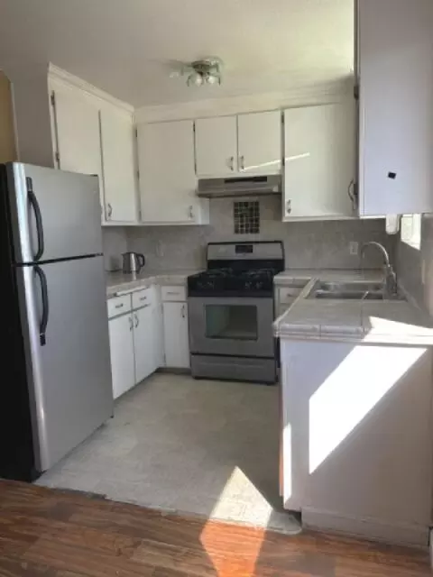 Kitchen - 1392 Whistling Dr, Redding, CA 96003 photo 3 of 3